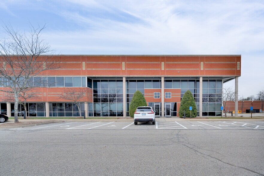 More Photos Of 2600 Stanley Gault Pky, Louisville Light Manufacturing For Lease