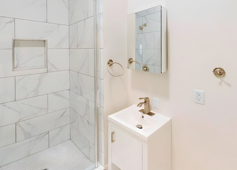 More Photos Of 1139 W 27th St, Los Angeles Apartments For Sale