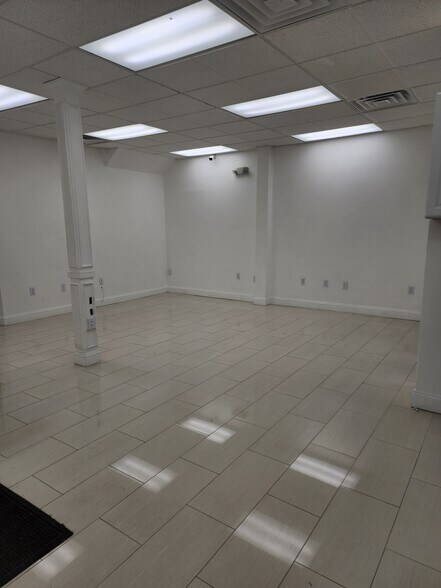 More Photos Of 32 Jefferson Plz, Princeton Medical For Sale