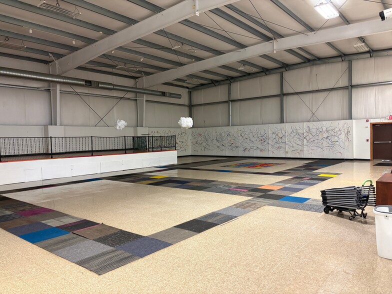 More Photos Of 10112 Royal Dr, Saint Louis Schools For Lease