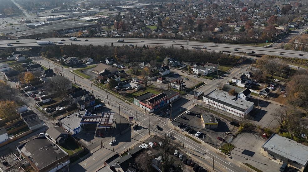 More Photos Of 369-371 S Central Ave, Columbus Bar For Sale