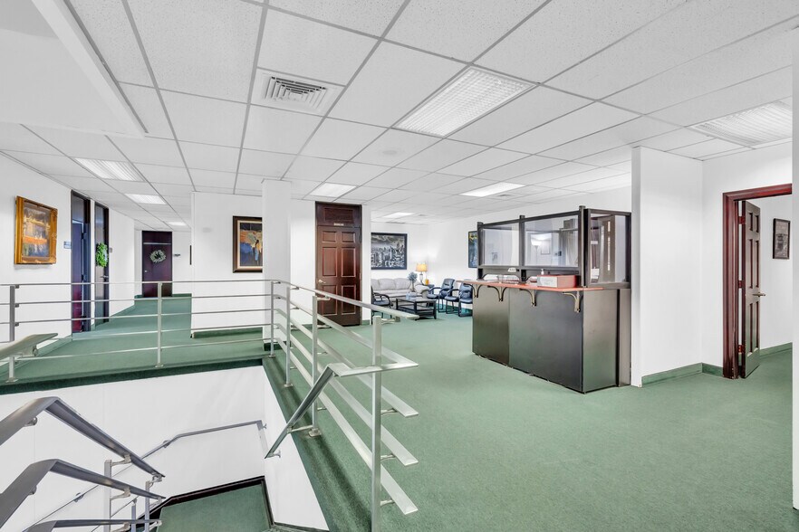 More Photos Of 788 Shrewsbury Ave, Tinton Falls Office For Sale