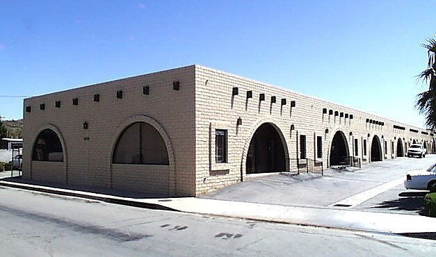 More Photos Of 26752 Oak Ave, Santa Clarita Warehouse For Lease