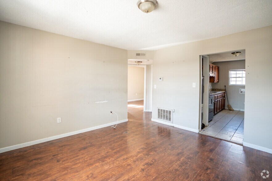 More Photos Of 2012 30th Ave N, Birmingham Apartments For Sale