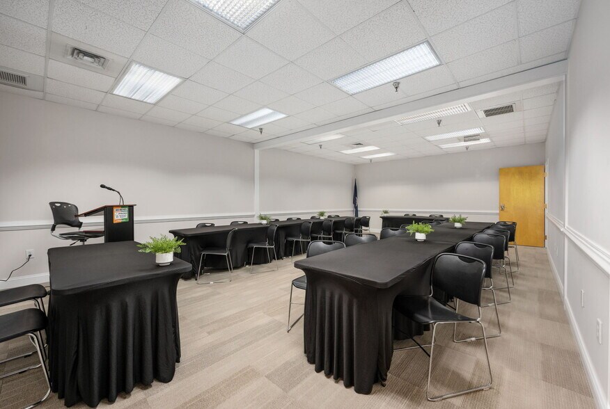 More Photos Of 415-417 Wolfe St, Fredericksburg Medical For Lease