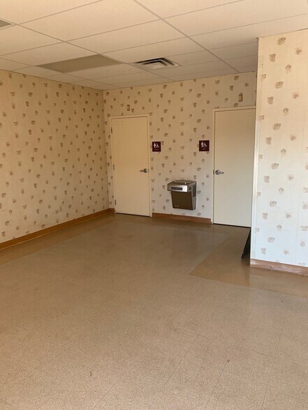 More Photos Of 112 W Main St, Homer Self Storage For Lease