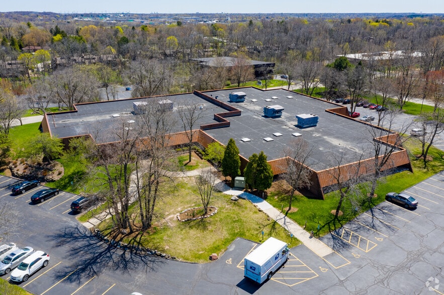 More Photos Of 333 Bishops Way, Brookfield Office For Lease