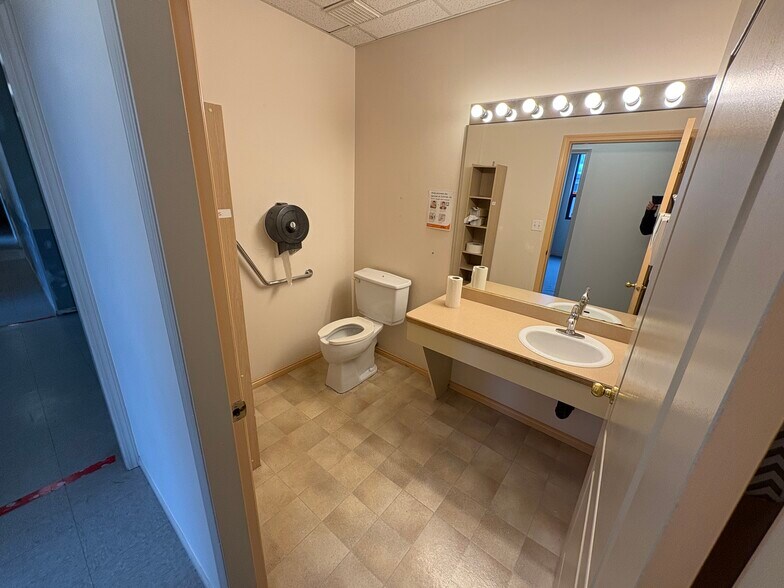 More Photos Of 22722 Lougheed Hwy, Maple Ridge Office Residential For Sale