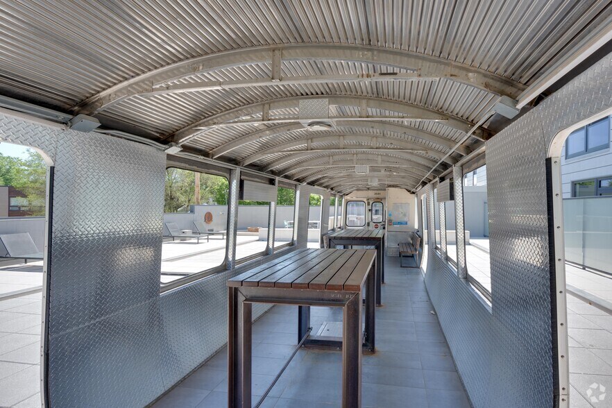 More Photos Of 2211 N Milwaukee Ave, Chicago Apartments For Lease