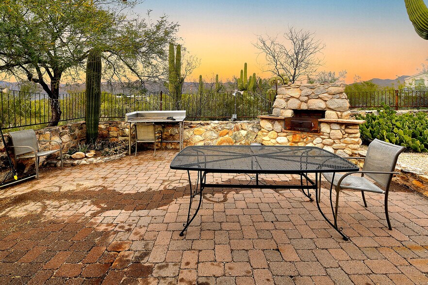 More Photos Of 2751 N Soldier Trl, Tucson Specialty For Sale