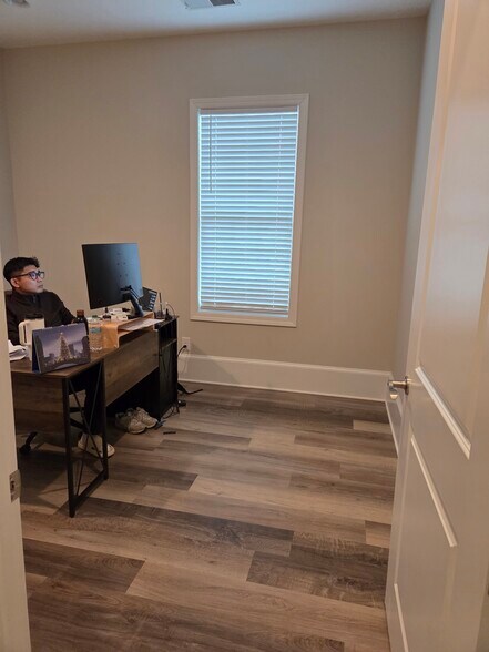 More Photos Of 4300 Westbrook Building B, Suwanee Medical For Lease