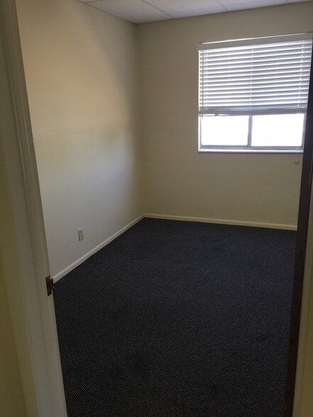 More Photos Of 1950 Courtney Dr, Fort Myers Office For Lease