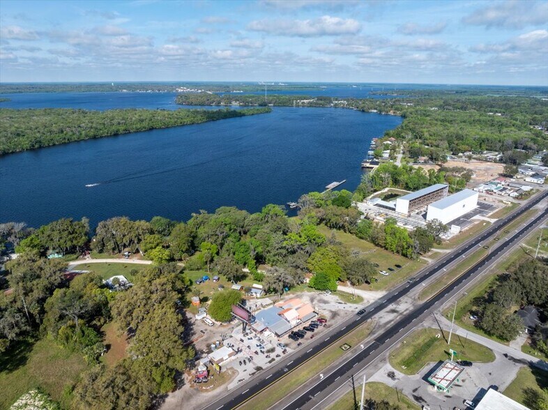 More Photos Of 337 S US Highway 17, East Palatka General Retail For Sale