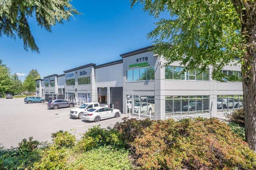 More Photos Of 9770 196 A St, Langley Twp Showroom For Lease