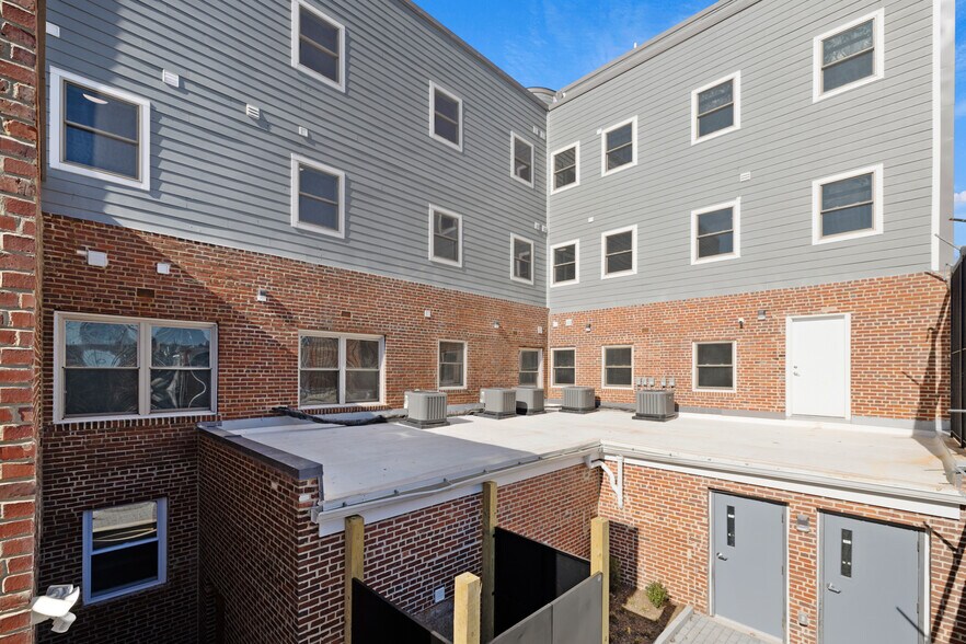 More Photos Of 1916 15th St SE, Washington Apartments For Sale