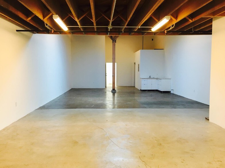 More Photos Of 3751 E Olympic Blvd, Los Angeles Office For Lease
