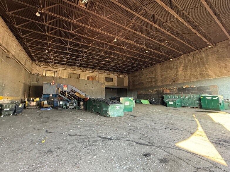 More Photos Of 217 Poinier St, Newark Service For Lease