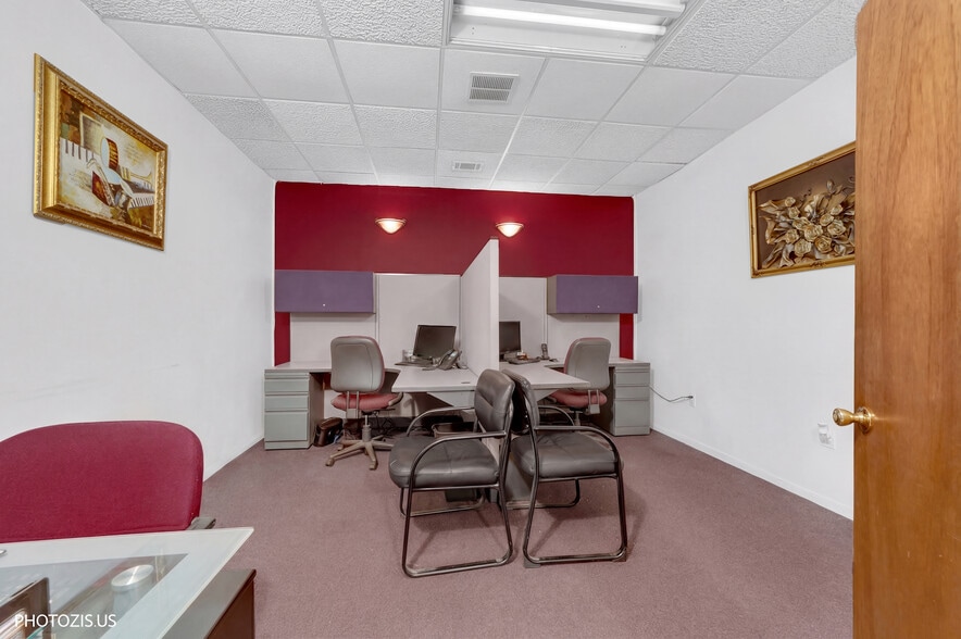 More Photos Of 6533 W North Ave, Oak Park Storefront Retail Office For Sale