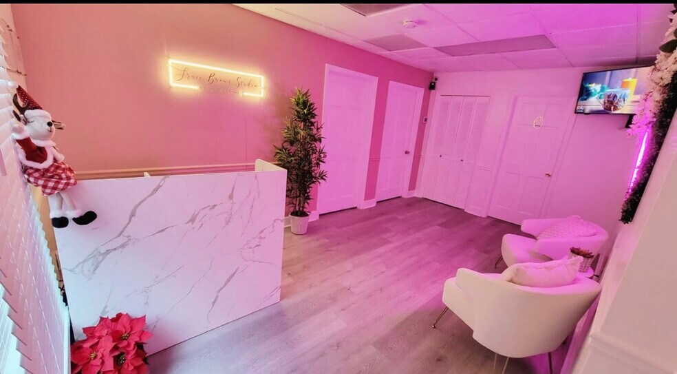 More Photos Of 724-734 Holcomb Bridge Rd, Norcross Loft Creative Space For Sale