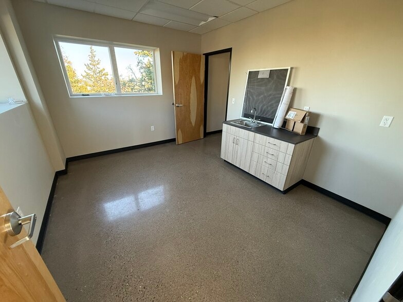 More Photos Of 20723 Brinson Blvd, Bend Light Manufacturing For Lease