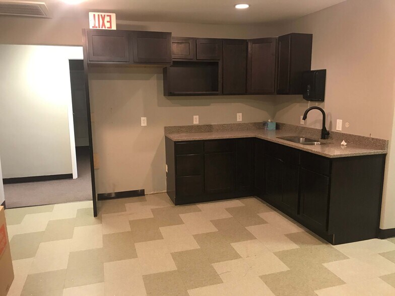 More Photos Of 1715 Northpark Dr, Kingwood Storefront For Lease