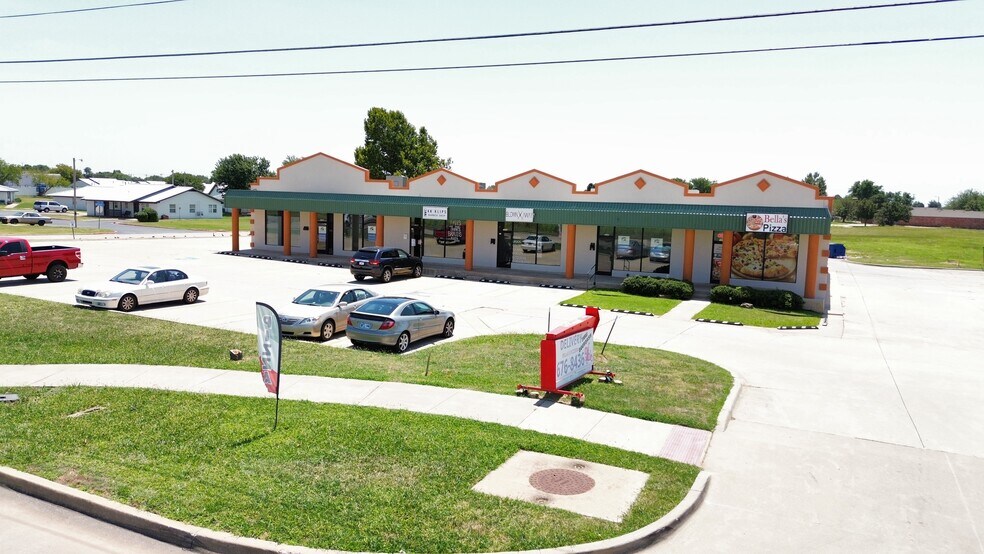 More Photos Of 1200-1210 NW 12th St, Moore Storefront For Lease