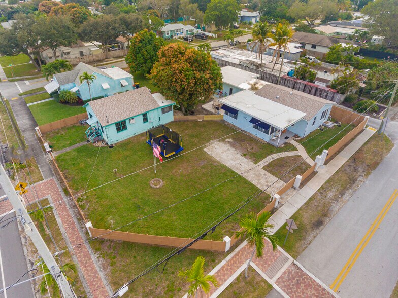 More Photos Of 302 SW 2nd Ave, Dania Beach Multifamily For Sale