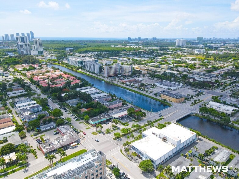 More Photos Of 16635 NE 19th Ave, Miami Storefront For Sale