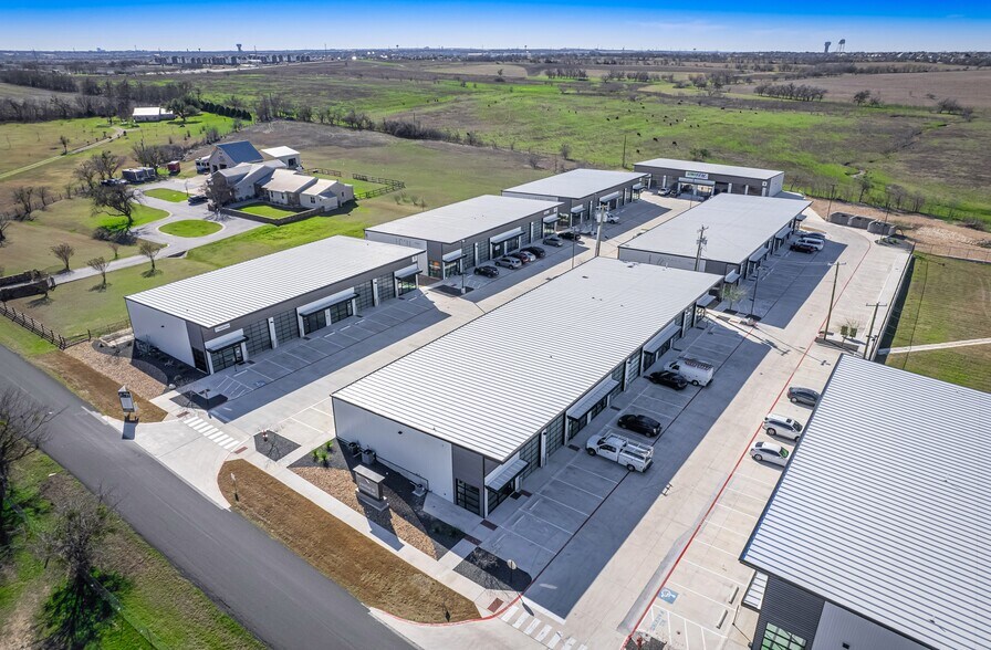 More Photos Of 19832 Panther Dr, Pflugerville Showroom For Lease