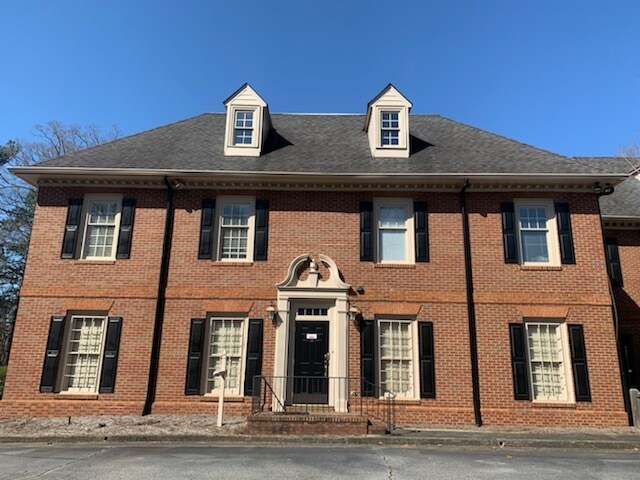 More Photos Of 8046 Roswell Rd, Atlanta Office For Sale