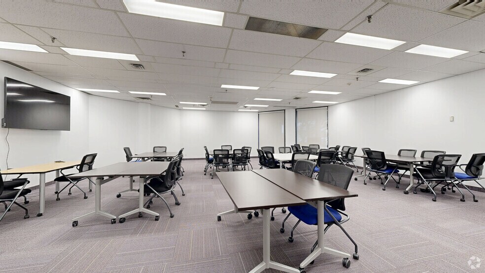 More Photos Of 2233 Argentia Rd, Mississauga Office For Lease