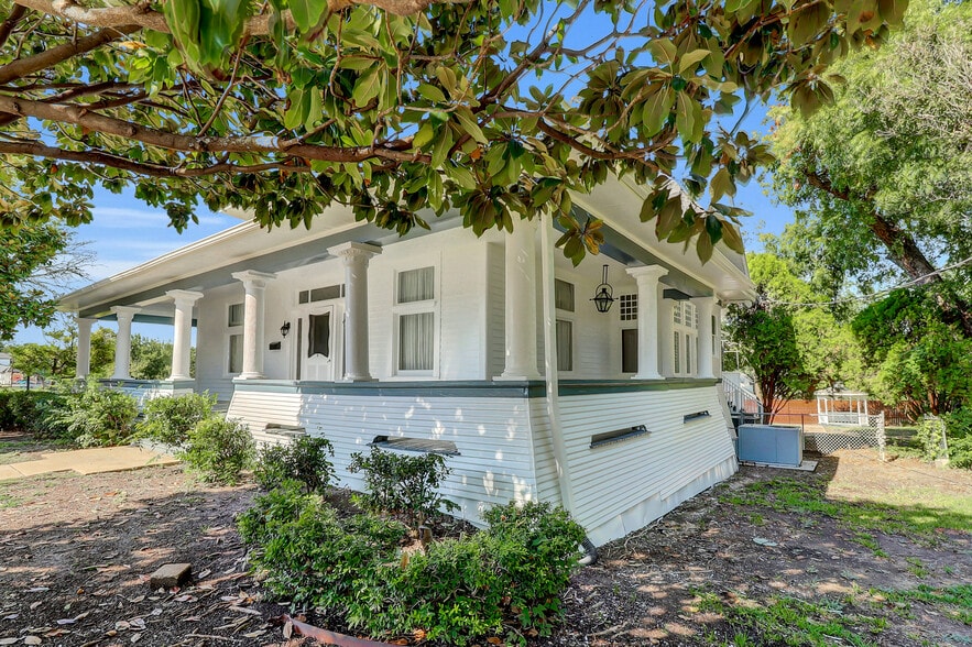 More Photos Of 312 S Tennessee St, McKinney Office For Lease