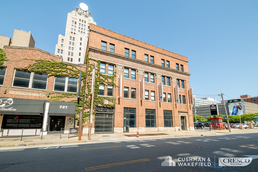 More Photos Of 737 Bolivar Rd, Cleveland Office For Lease