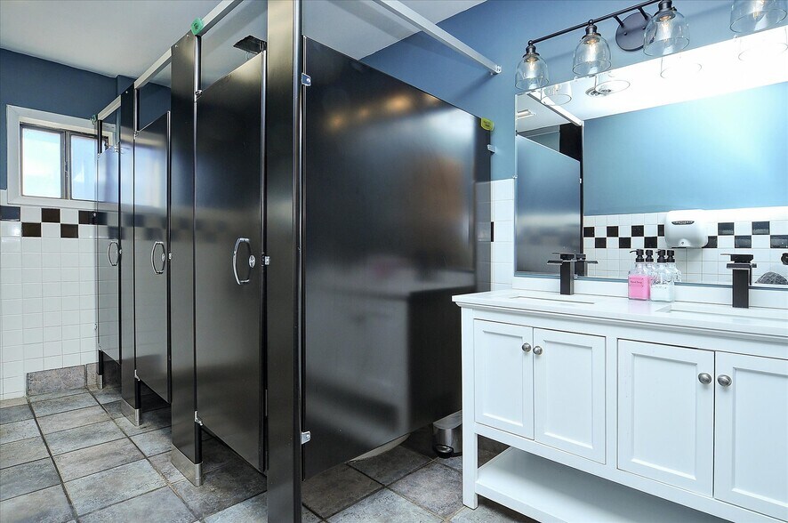 More Photos Of 720 E 50 Hwy, Salida Restaurant For Sale