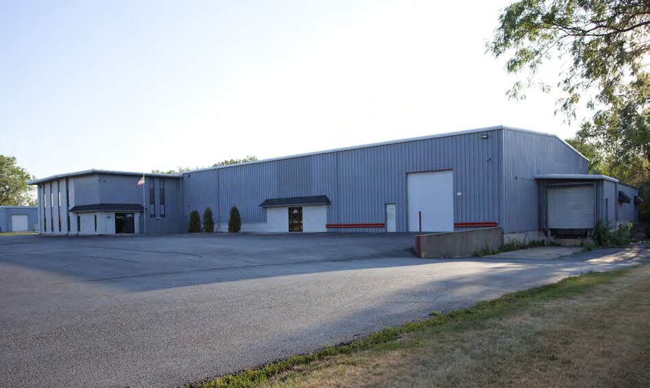 Primary Photo Of 300 N Lake St, Montgomery Manufacturing For Sale