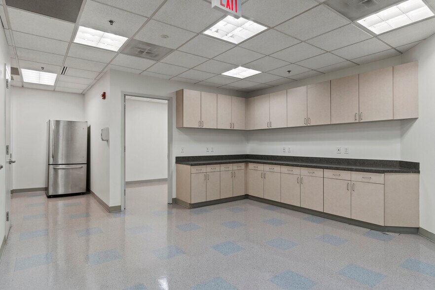 More Photos Of 1501 Langston Blvd, Arlington Office For Sale