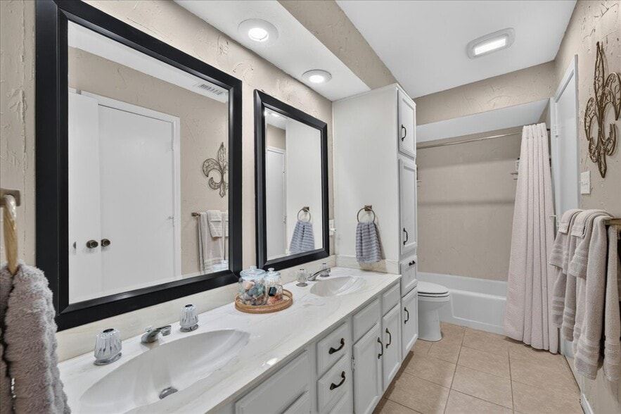 More Photos Of 210-212 Saint Marys Pl, Rockwall Apartments For Sale