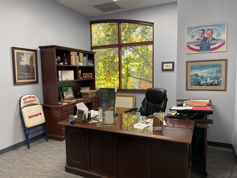More Photos Of 213 Overlook Cir, Brentwood Office For Lease