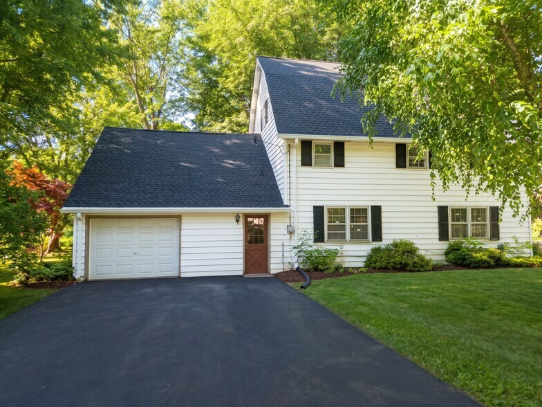 More Photos Of 5104 Fairfield Rd, Fairfield Apartments For Sale