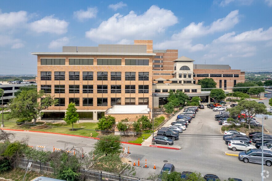 More Photos Of 502 Madison Oak Dr, San Antonio Medical For Lease