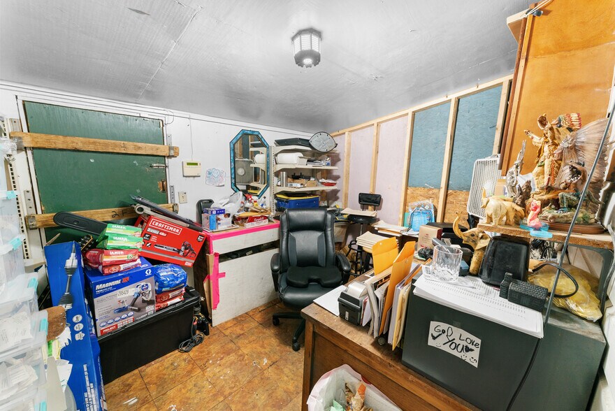 More Photos Of 512 S US Highway 301, Jesup Storefront For Sale