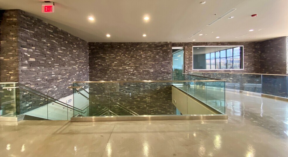 More Photos Of 6010 S Durango Dr, Las Vegas Loft Creative Space For Lease