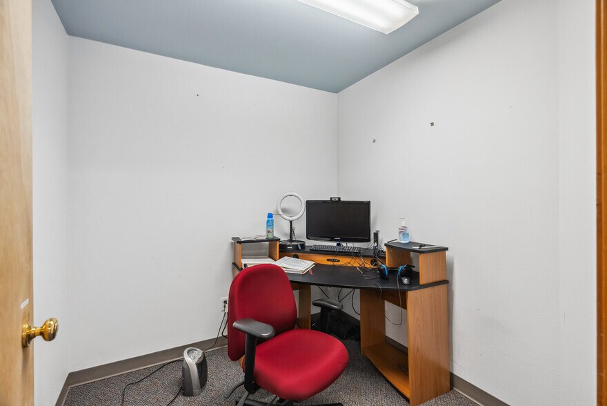 More Photos Of 126 15th St SE, Puyallup Medical For Lease