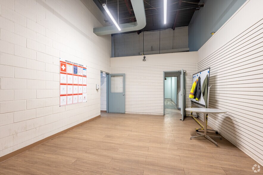 More Photos Of 25 Tangiers Rd, Toronto Service For Lease