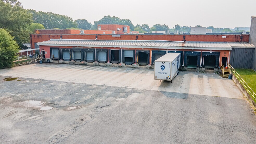 More Photos Of 401 W Hanes Mill Rd, Winston-Salem Manufacturing For Lease