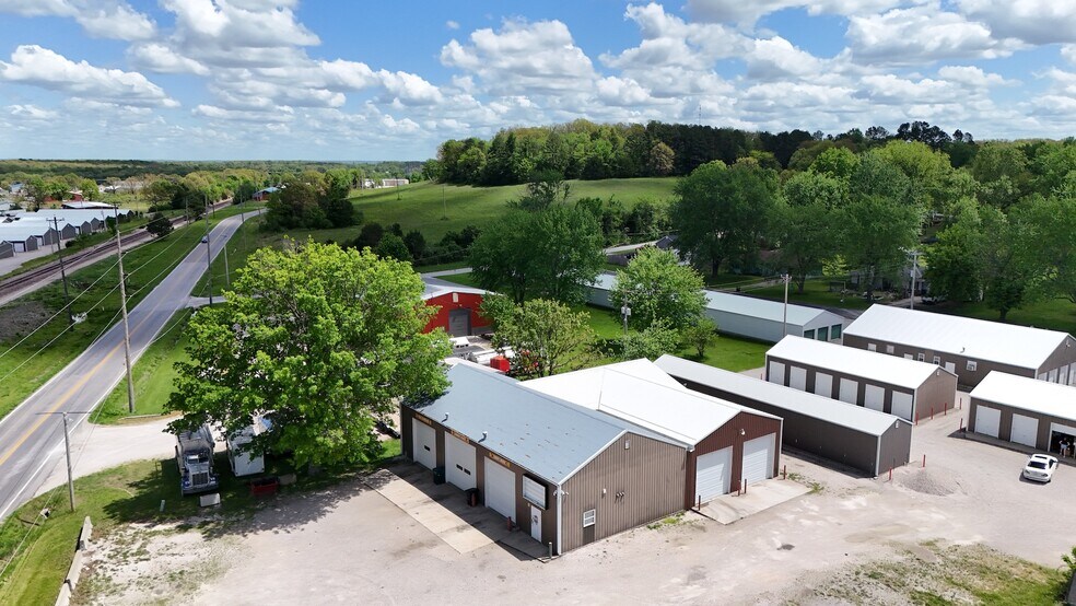 More Photos Of 828 Commercial St, Marshfield Auto Repair For Sale