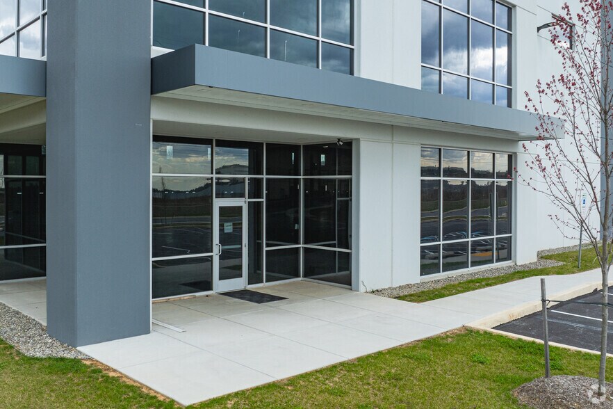 More Photos Of 520 Busser Rd, York Distribution For Lease