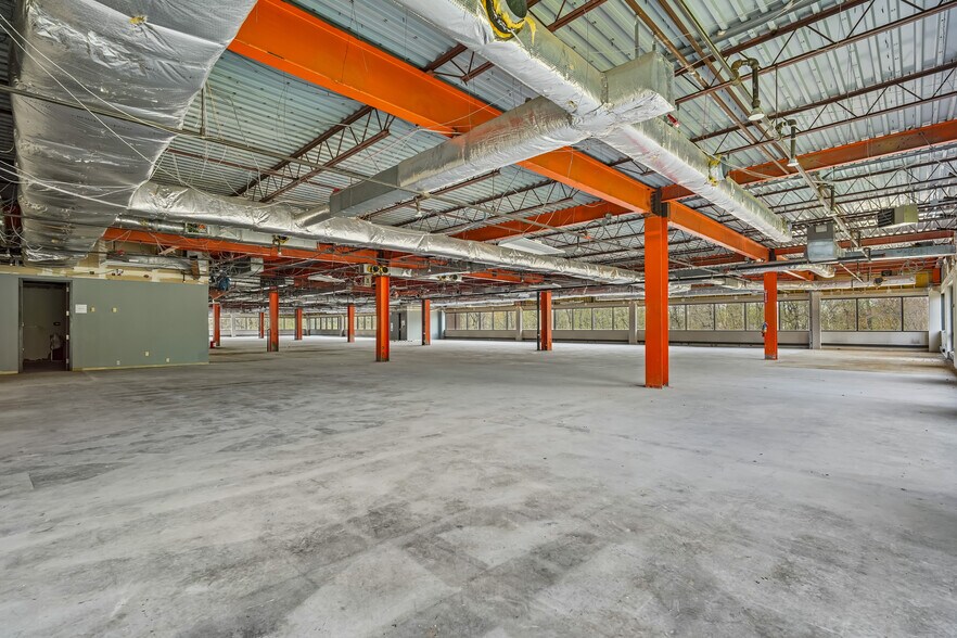 More Photos Of 1000 Sylvan Ave, Englewood Cliffs Office For Sale