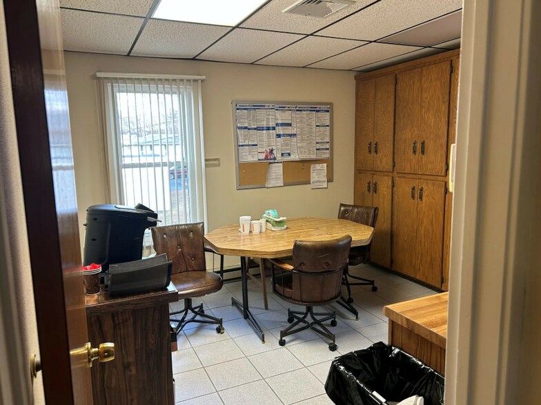 More Photos Of 76 Millbury St, Worcester Freestanding For Sale