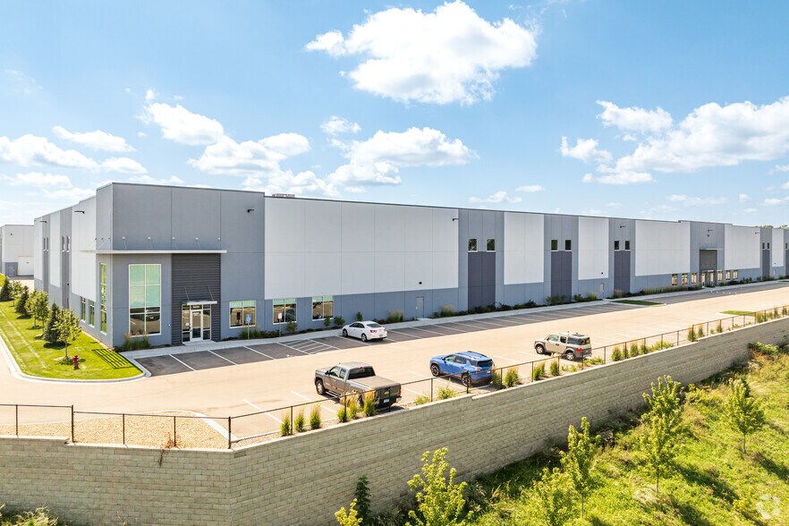 More Photos Of 9650 Hemingway Ave S, Cottage Grove Warehouse For Lease